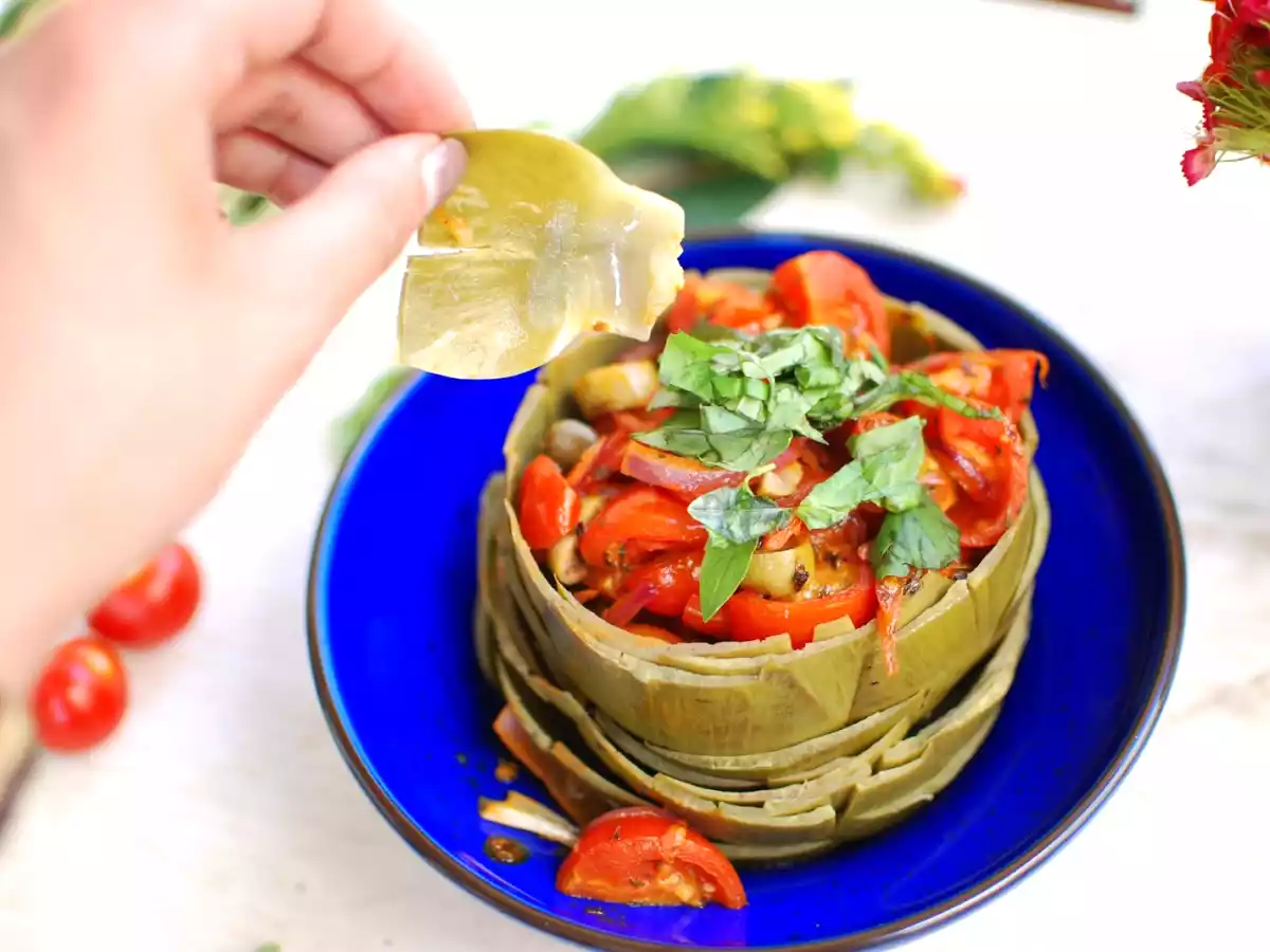 Please welcome Mr. Arty Schockey