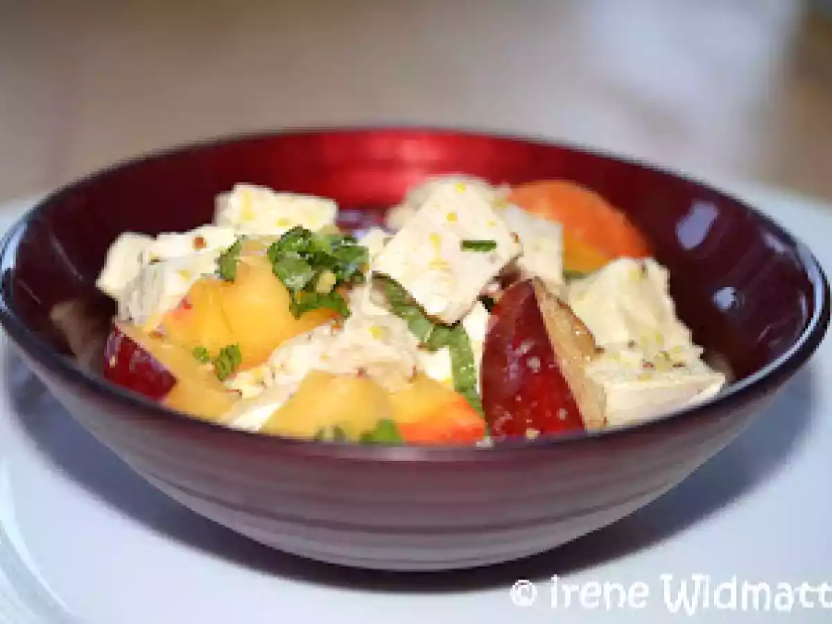 Poulet- Salat mit Nektarine