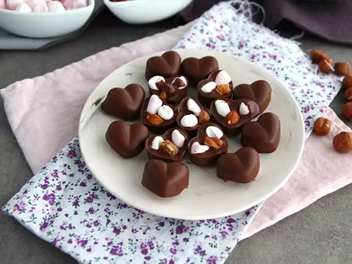 Pralinen mit Marshmallows und Haselnüssen