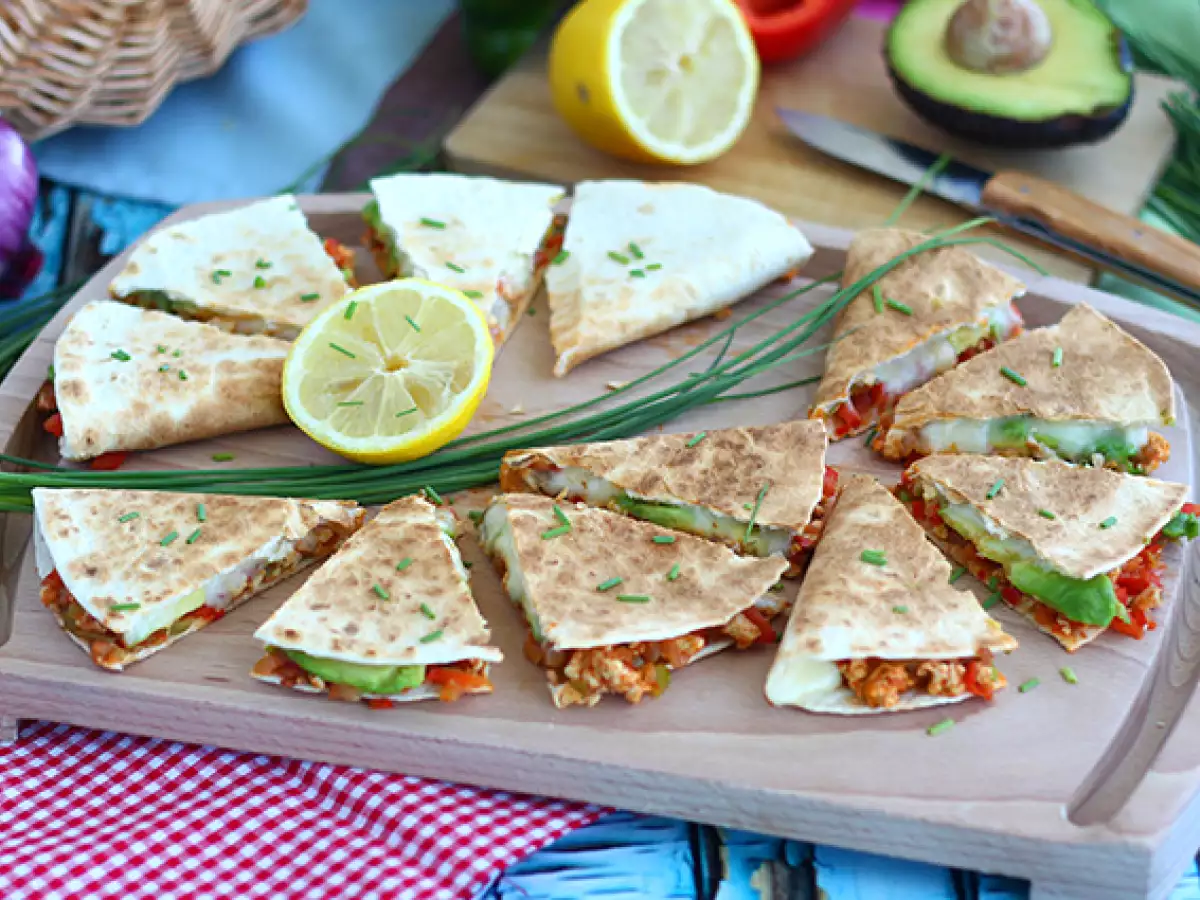 Quesadillas mit Hähnchen und Avocado