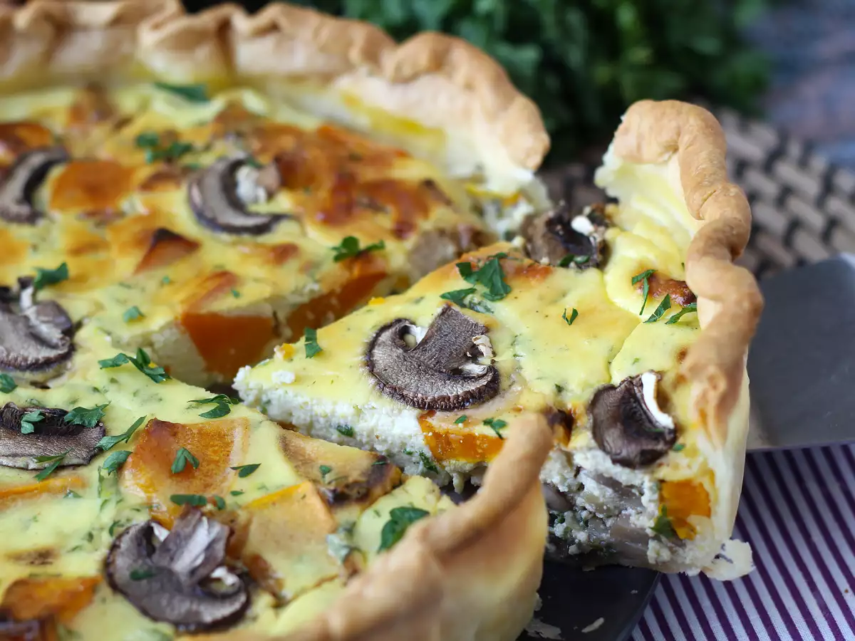 Quiche mit Champignons und Hokkaido-Kürbis
