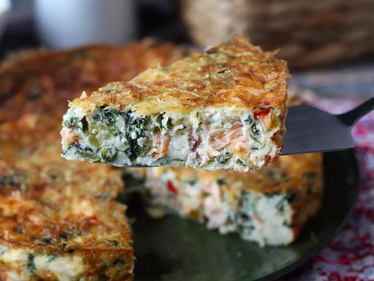 Quiche ohne Boden mit Lachs, Spinat und Hüttenkäse