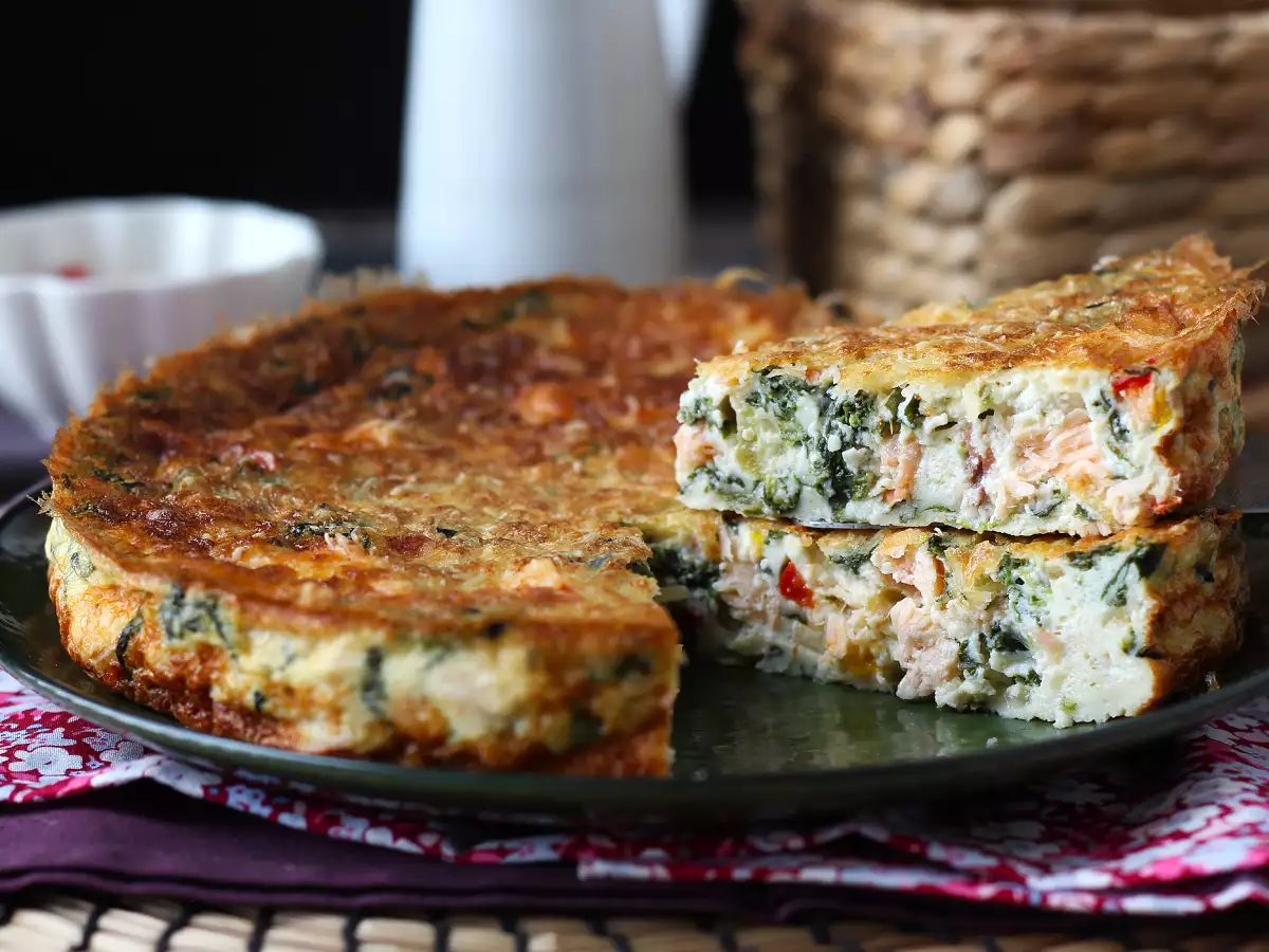 Quiche ohne Boden mit Lachs, Spinat und Hüttenkäse - foto 4