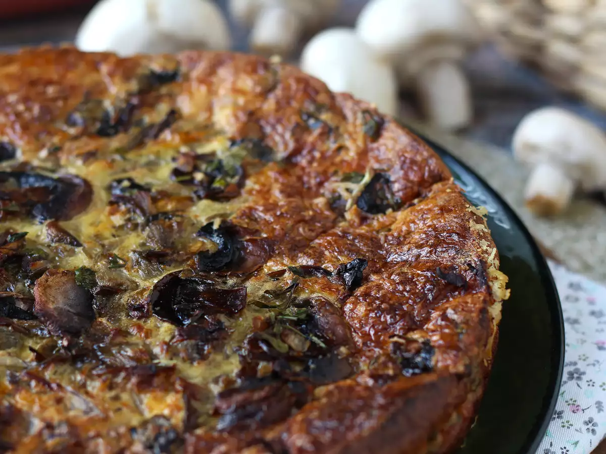Quiche ohne Boden mit Pilzen, Speck und Hüttenkäse - foto 3