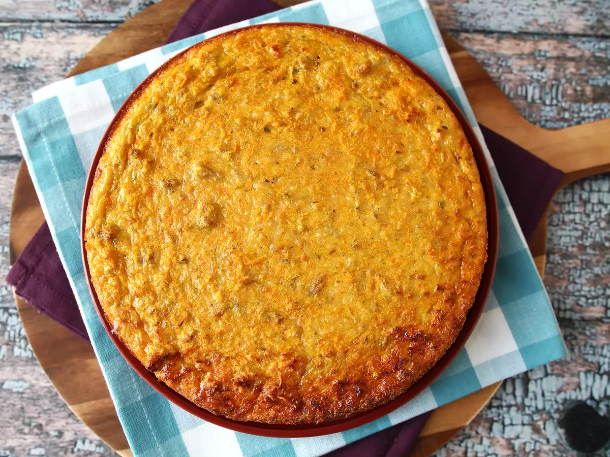 Quiche ohne Boden mit Thunfisch, Möhren und Hüttenkäse: einfach und proteinreich - foto 2
