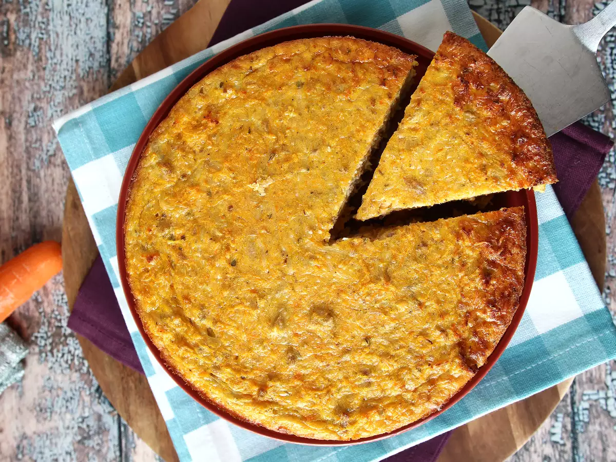 Quiche ohne Boden mit Thunfisch, Möhren und Hüttenkäse: einfach und proteinreich - foto 6