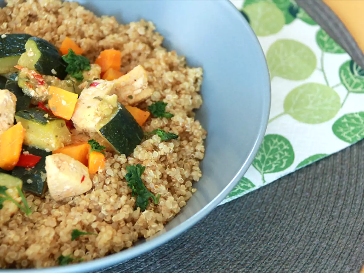 Quinoa mit Gemüse und Hähnchen - foto 2