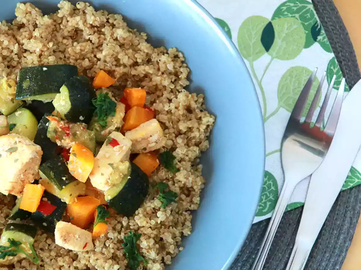 Quinoa mit Gemüse und Huhn - foto 3