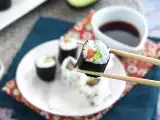 Räucherlachs und Avocado-Maki, foto 1