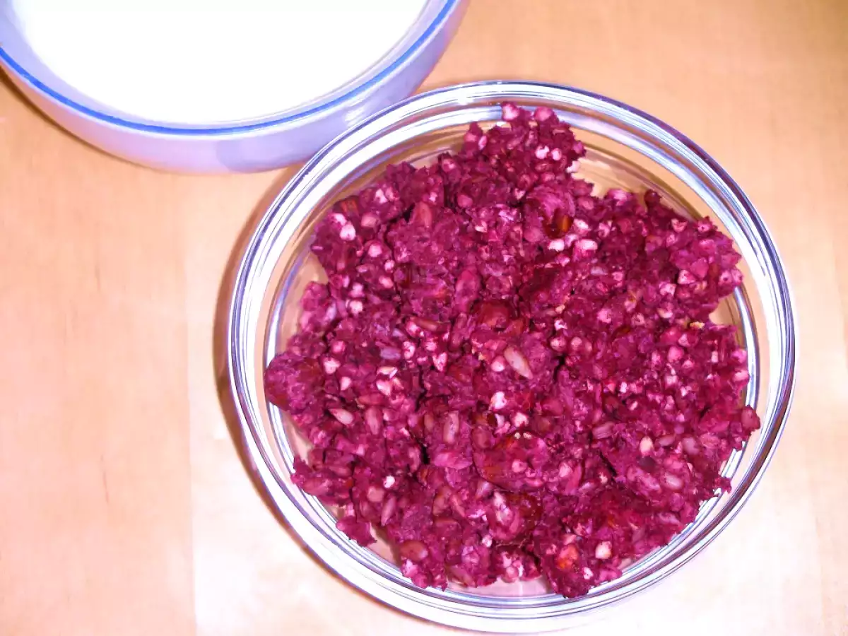 Raw´nola – rohes Knuspergranola mal knallpink! (getreidefrei, glutenfrei, zuckerfrei)