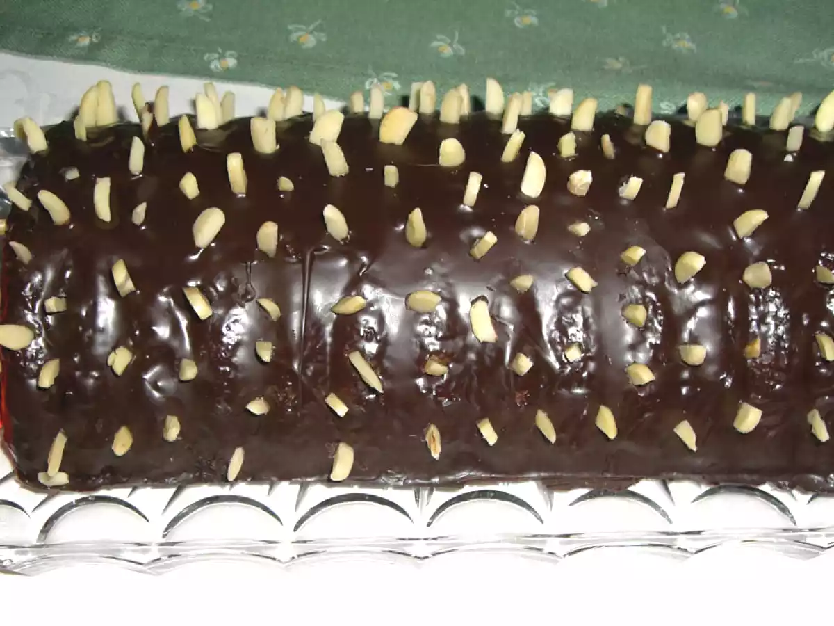 Rehrücken mit Mandelstiften (Igelkuchen)