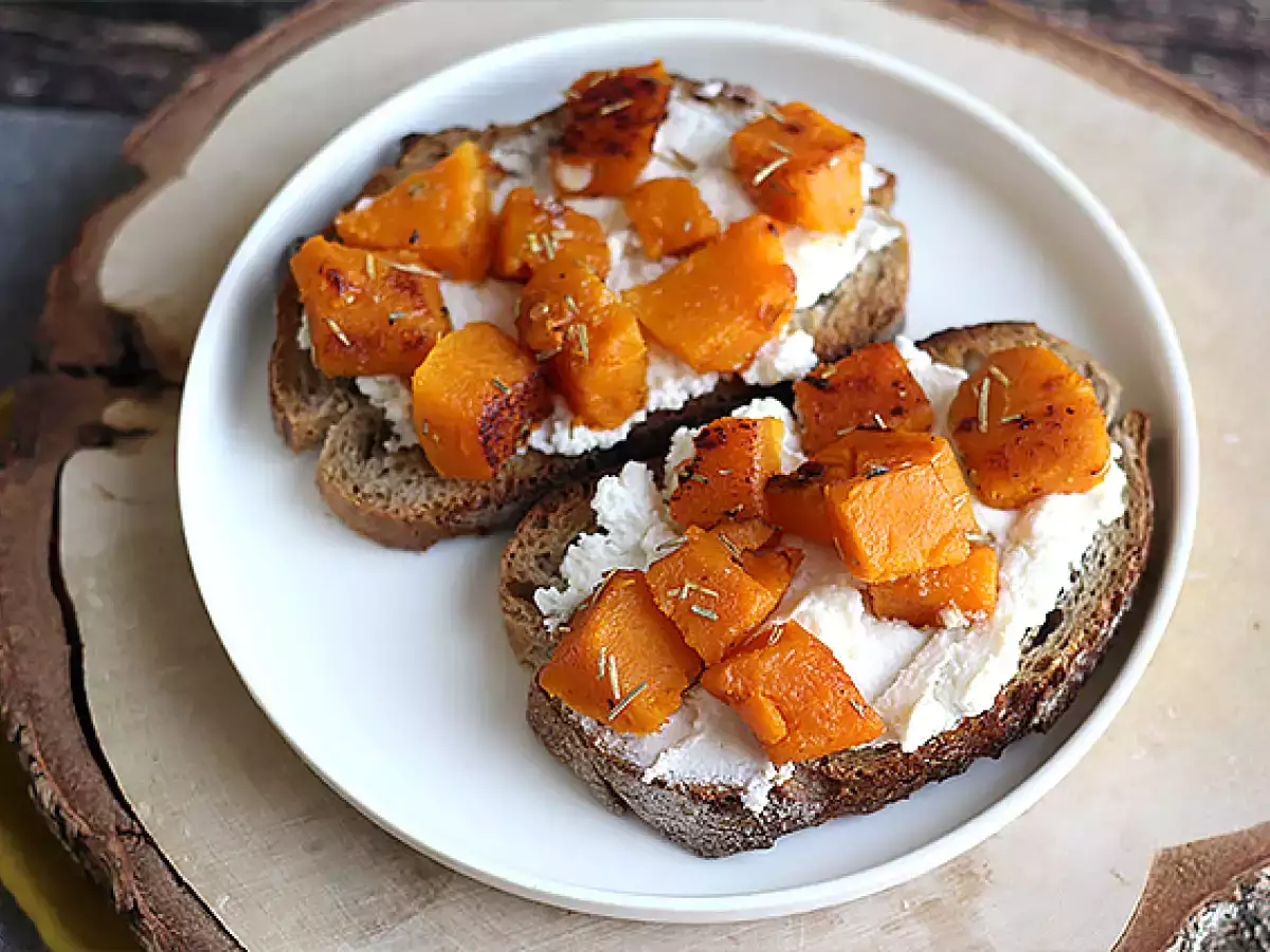 Ricotta-Toast mit Butternut-Kürbis und Ei - foto 5