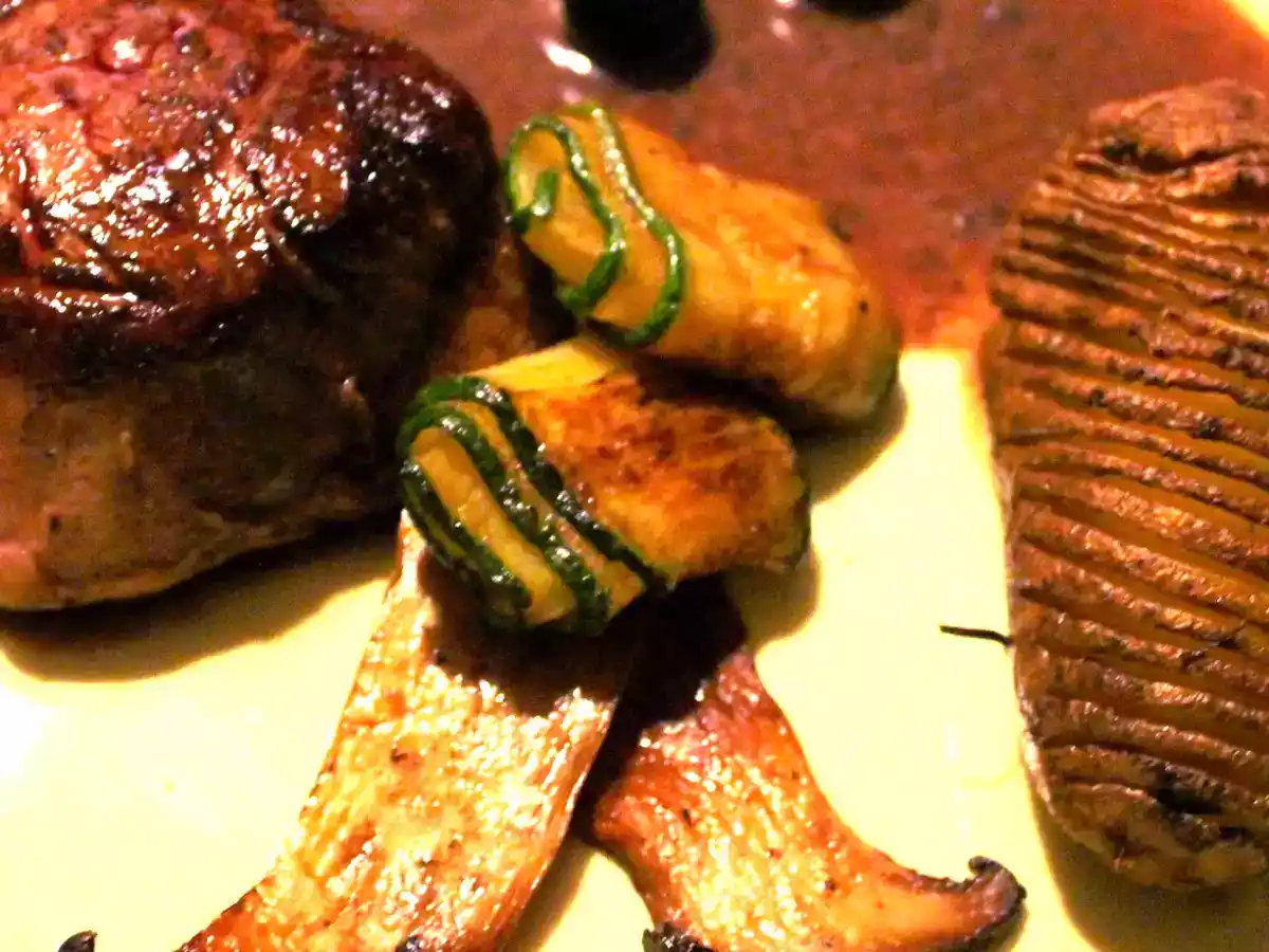 Rinderfilet auf Heidelbeer-Balsamico-Soße mit Ofenkartoffeln