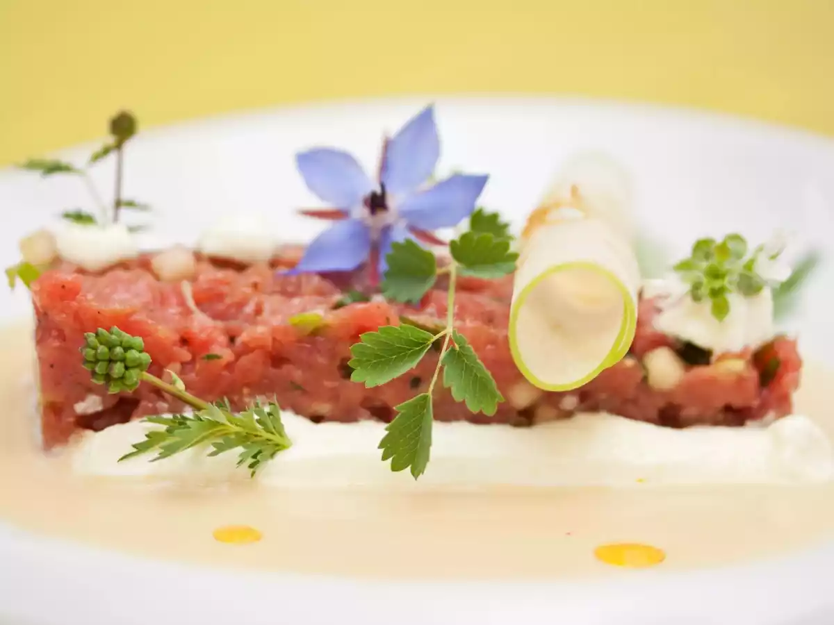 Rindertatar mit Wasabi, Granny Smith Apfel und Rucola