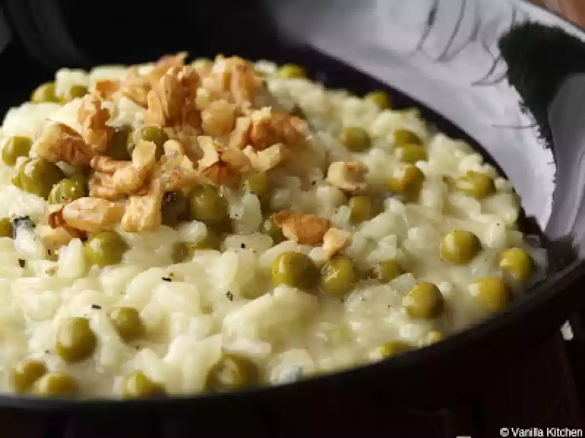 Risotto mit Gorgonzola, Erbsen und Walnüssen