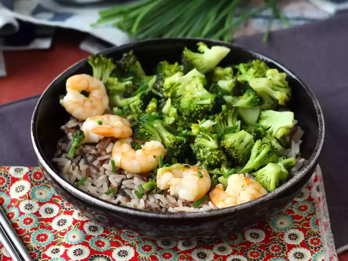 Riz complet accompagné de brocolis et crevettes! Facile et équilibré