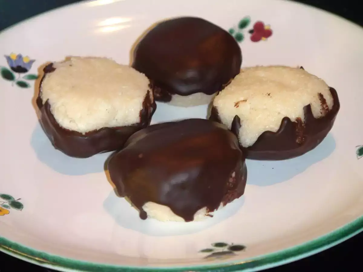 Roher, gesunder Keksteller! #1: Kokosbusserl (getreidefrei)