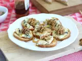 Roquefort-Toast mit Walnüssen und Honig, foto 2