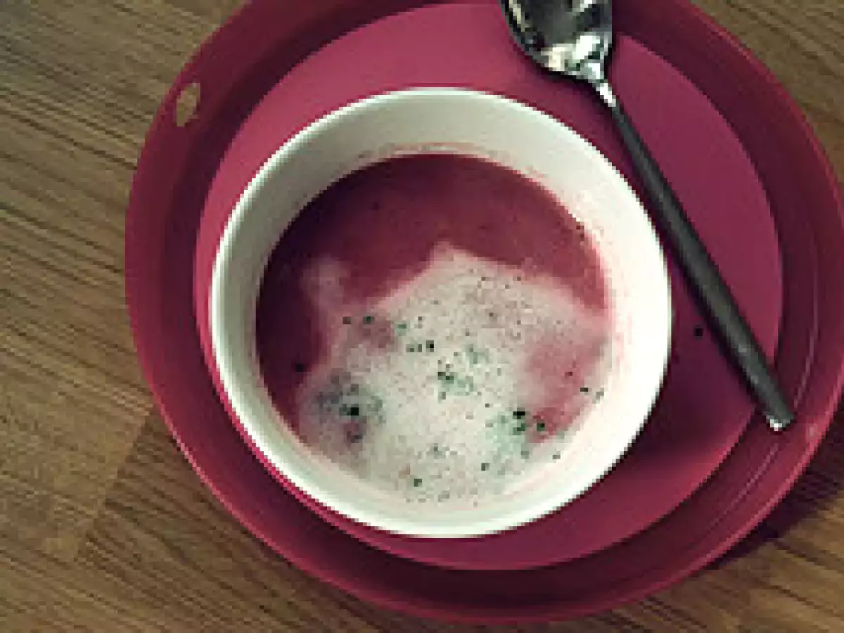Rosa suppe mit shrimps