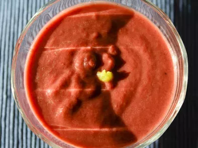 Rote Beete Suppe mit Wasabi