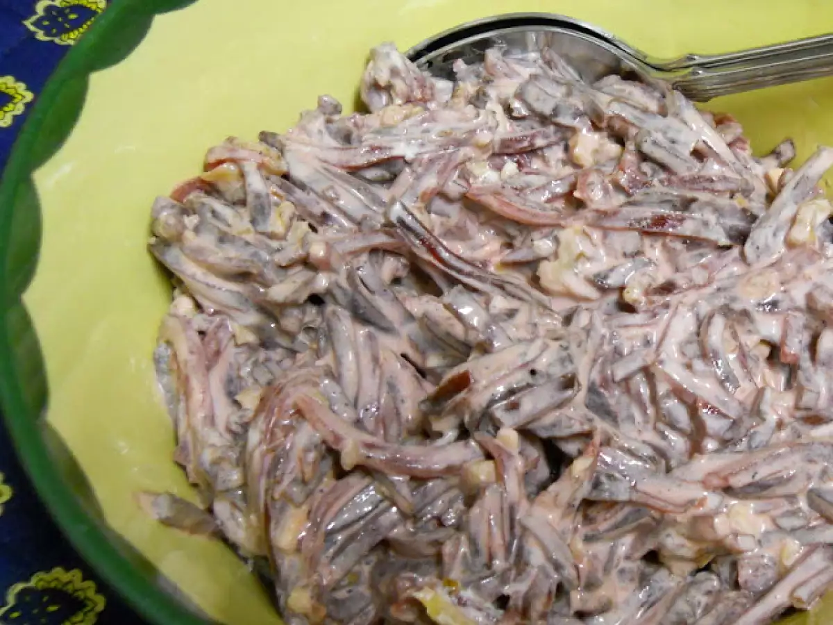 Rote Bete Salat mit Nüsse