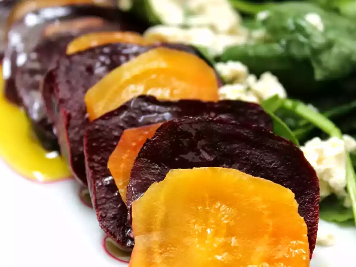 Rote Goldene Bete Carpaccio mit Trüffelöl und Champagner