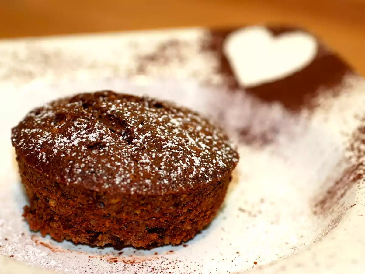 Rotweinkuchen mit hochprozentigen Rosinen