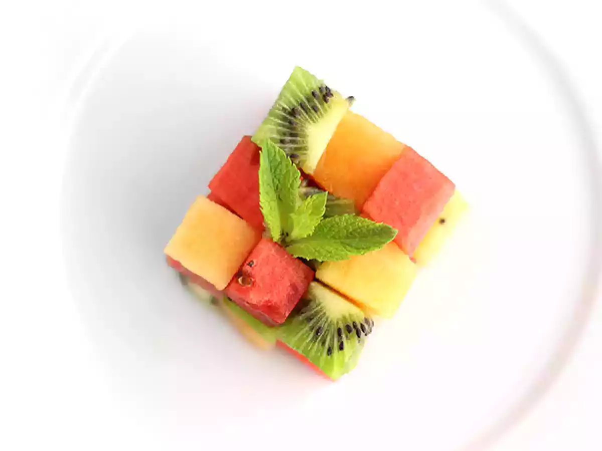 Rubik's Cube aus Früchten, der Design-Obstsalat - foto 2