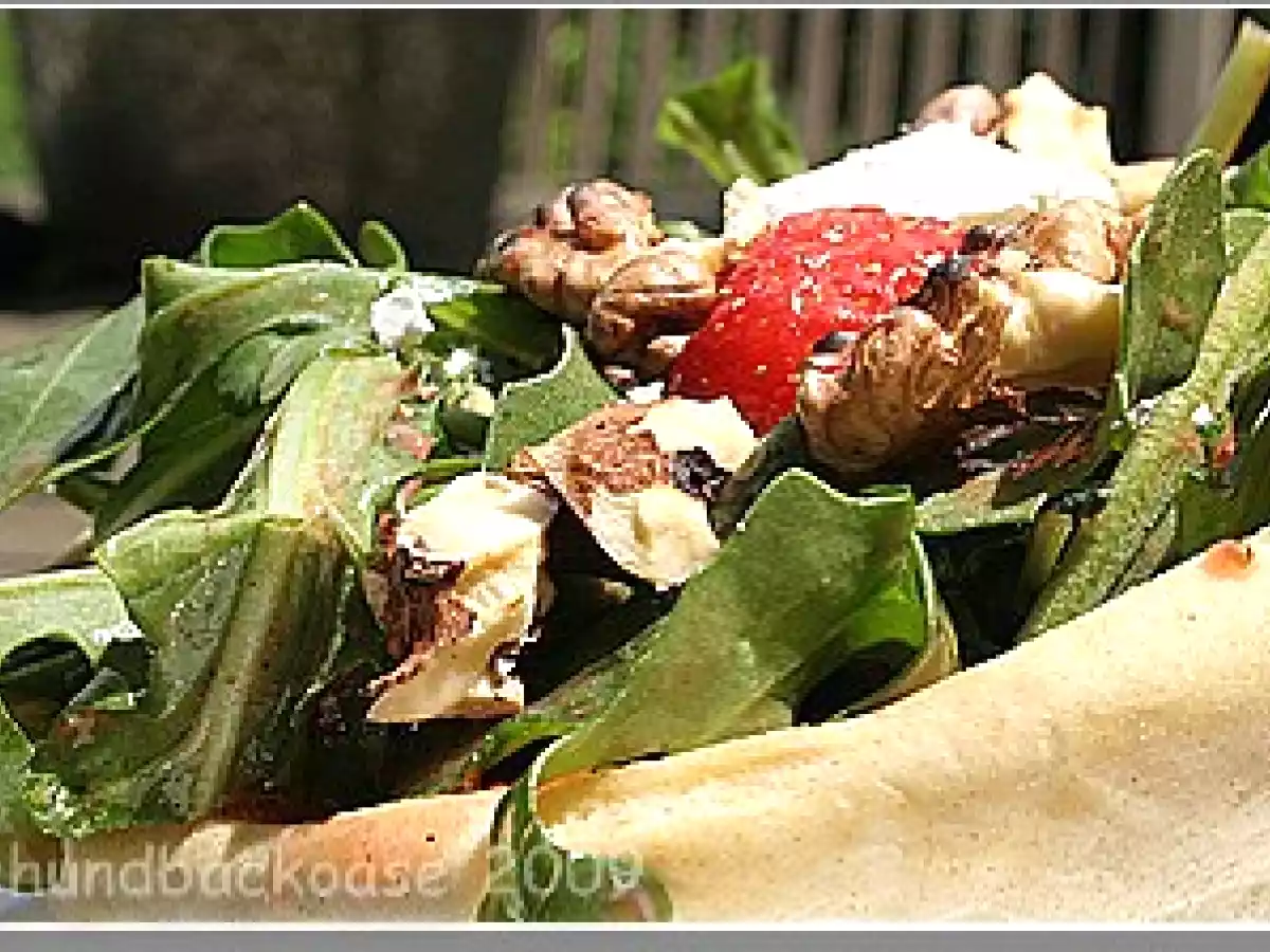 RuccolaErdbeerSalat mit ErdbeerDressing