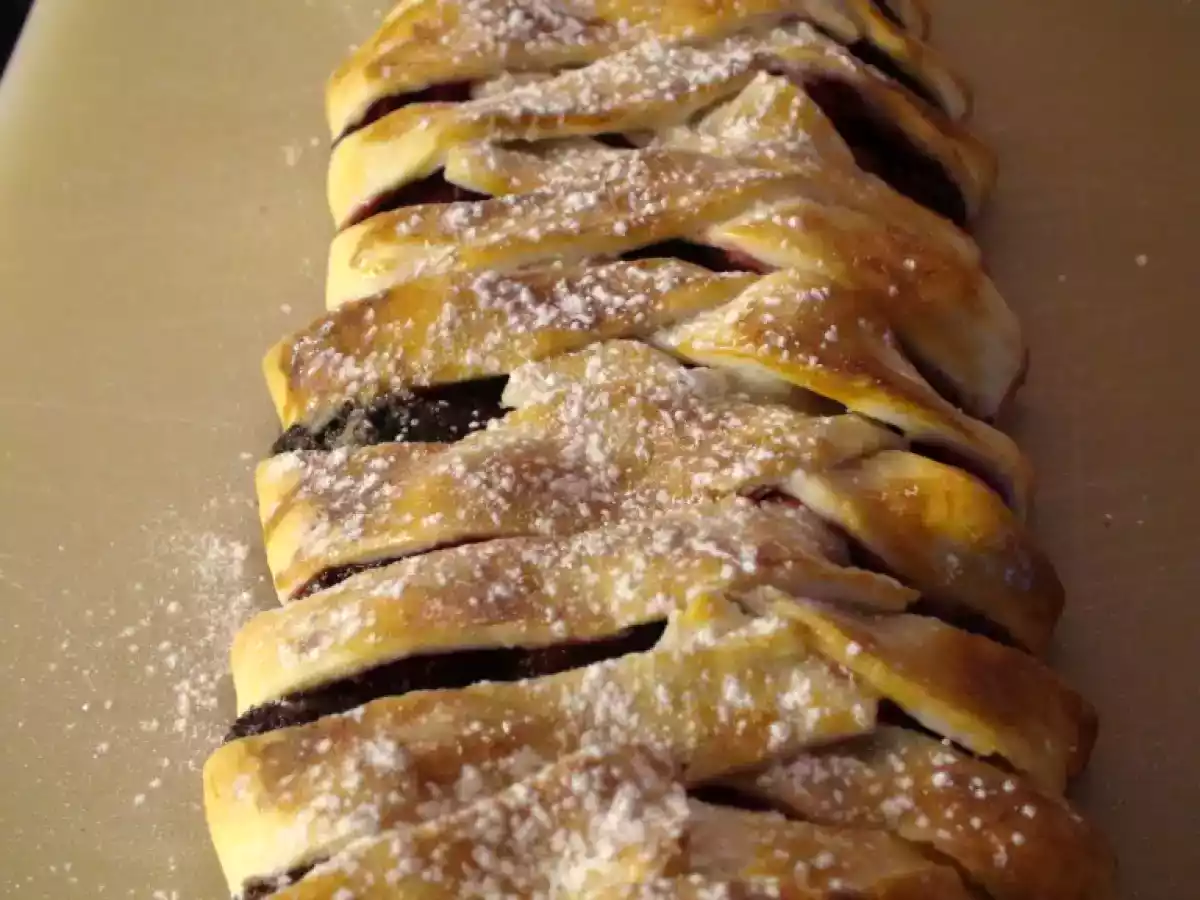 Saftiger Himbeer-Mohn-Strudel