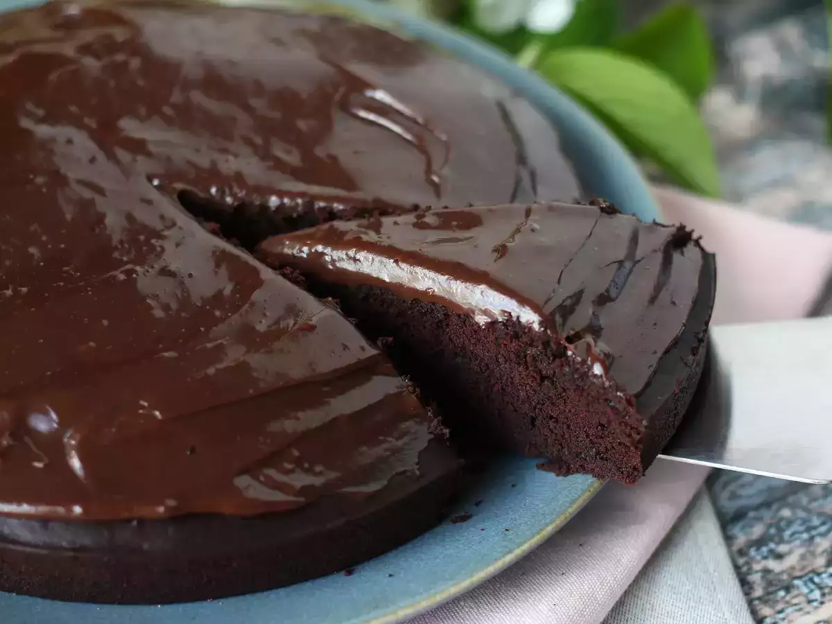 Saftiger Nega-Maluca-Kuchen mit Brigadeiro-Glasur
