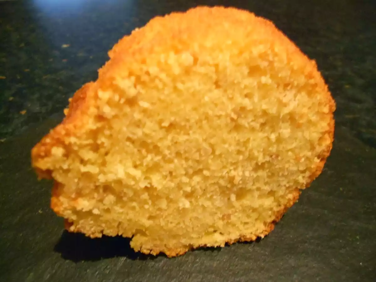 Saftiger Orangenkuchen