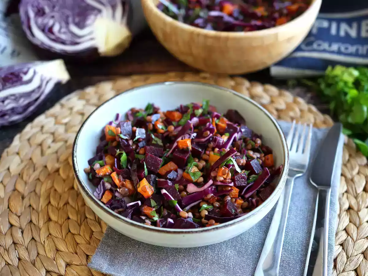 Salat aus Linsen, Butternut, Rotkohl, Rote Bete und Petersilie (perfekt für Herbst/Winter) - foto 3