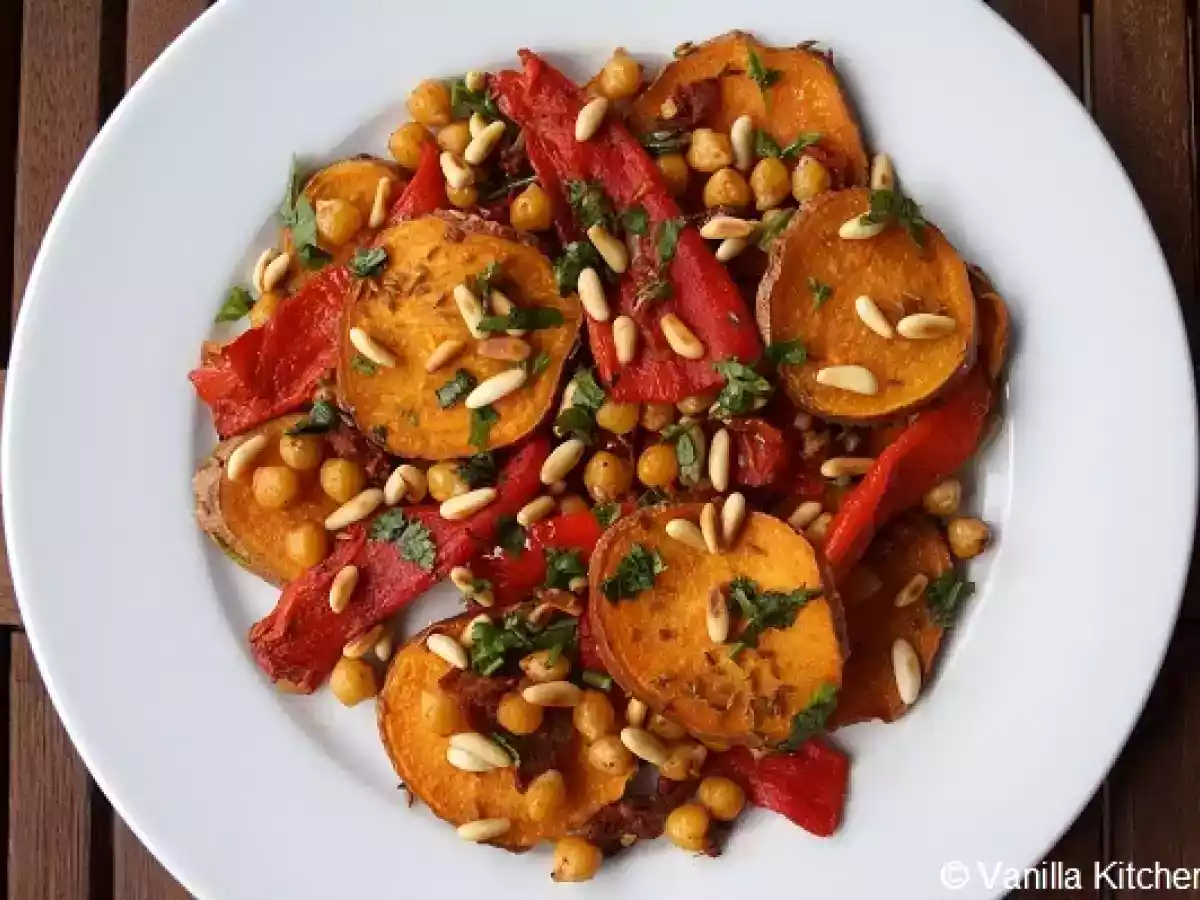 Salat mit Süßkartoffeln und Kichererbsen