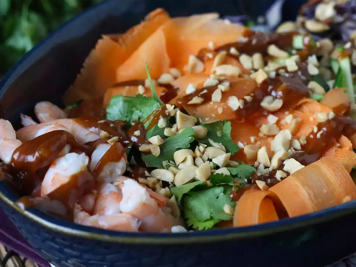 Salat nach Art einer Frühlingsrolle mit würziger Erdnusssauce - foto 7