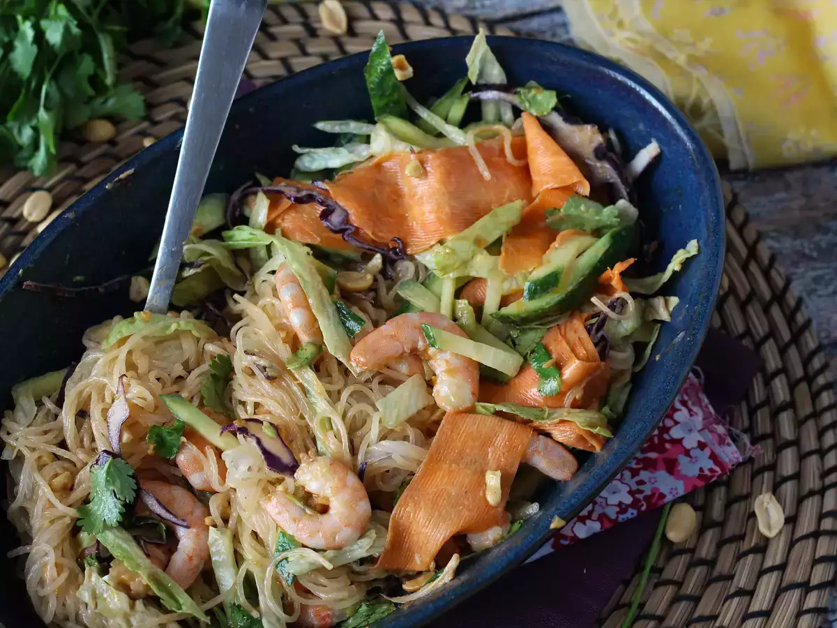 Salat nach Art einer Frühlingsrolle mit würziger Erdnusssauce - foto 9