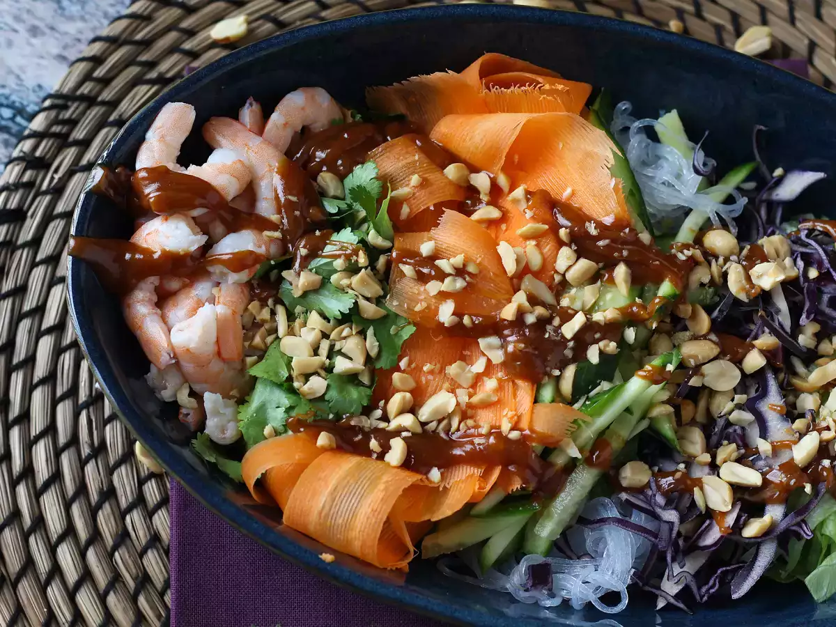 Salat nach Art einer Frühlingsrolle mit würziger Erdnusssauce - foto 10
