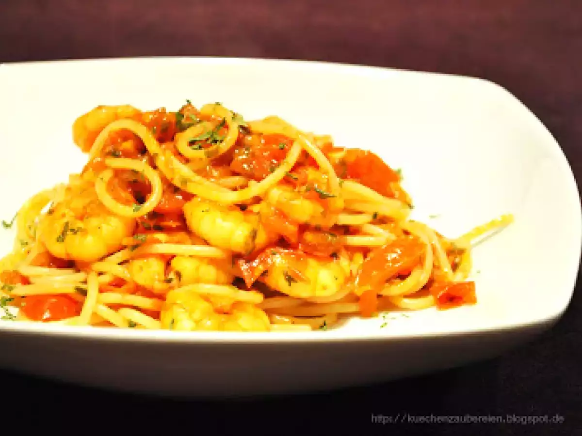 Scharfe Spaghetti mit Curry & Garnelen