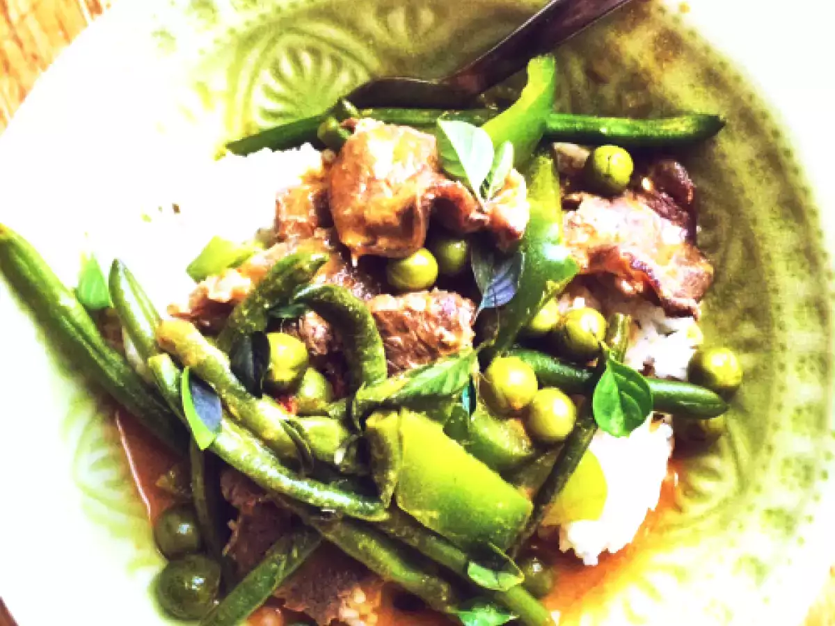 Scharfes Kick-Ass-Curry mit Rindfleisch