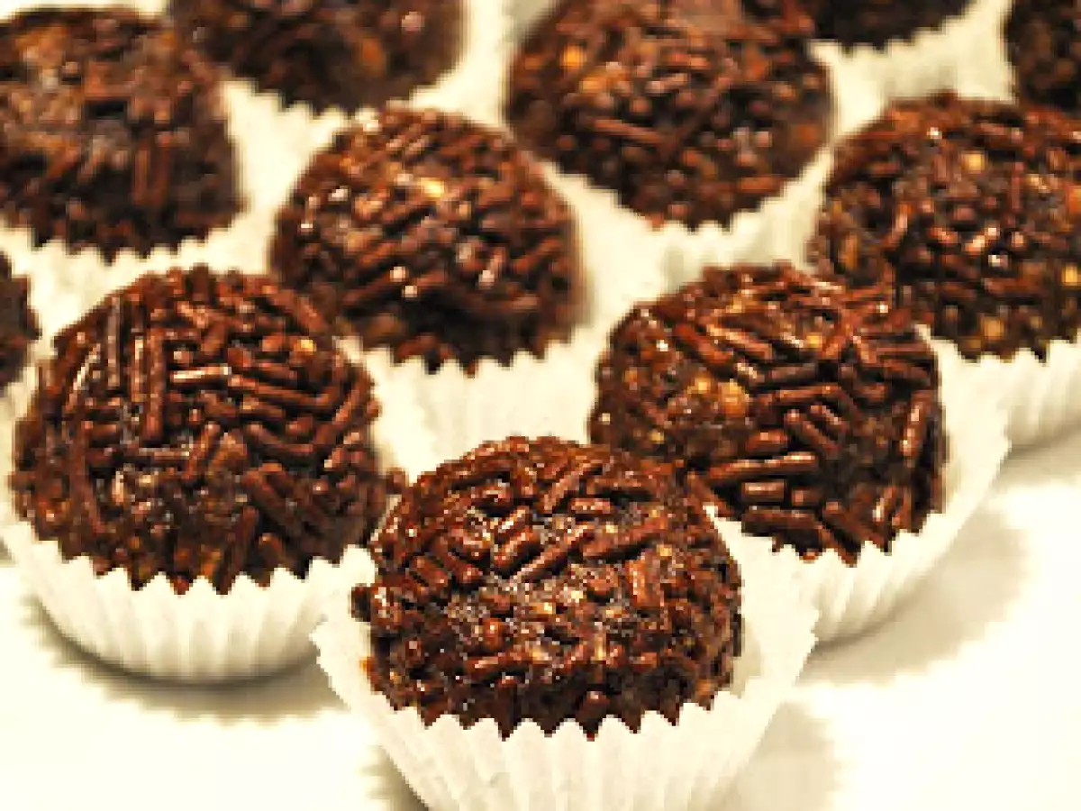 Schnell gemachte Schoko-Dattel-Pralinen