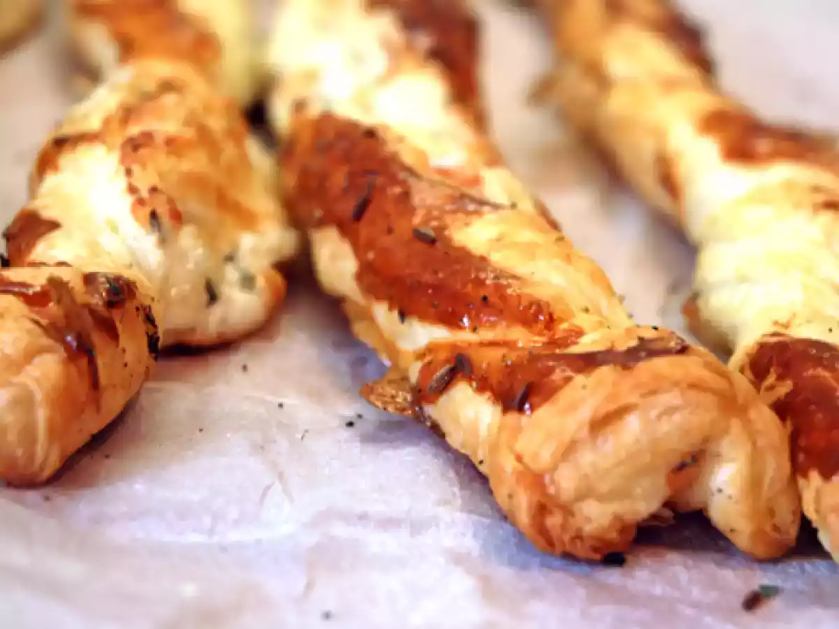 Schnelle Blätterteig - (Ziegen-) Käsestangen - foto 2