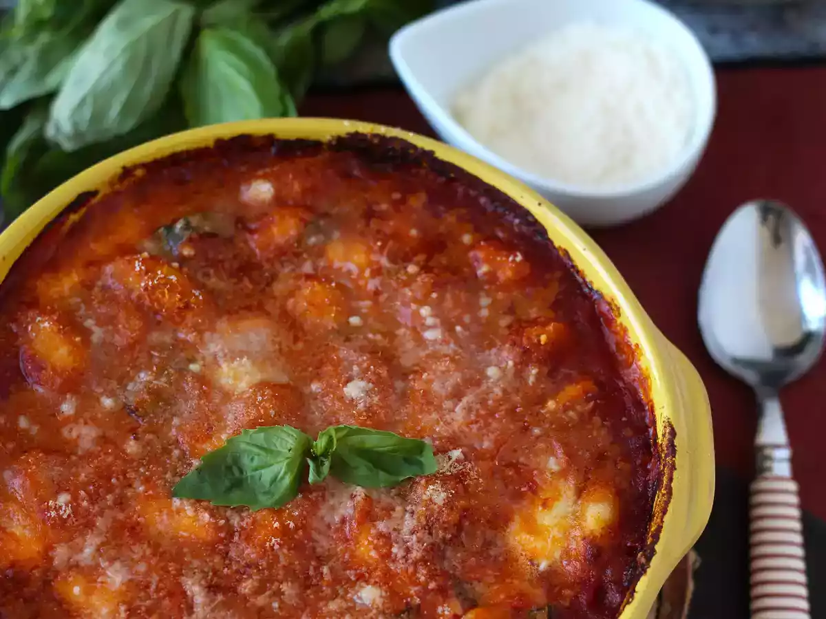 Schneller und stärkender Gnocchi-Tomaten-Mozzarella-Gratin - Gnocchi alla Sorrentina aus dem Ofen - foto 3
