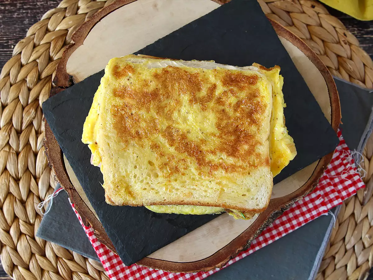Schnelles Omelett-Sandwich – French-Toast-Omelett-Sandwich – Eier-Sandwich-Trick - foto 4