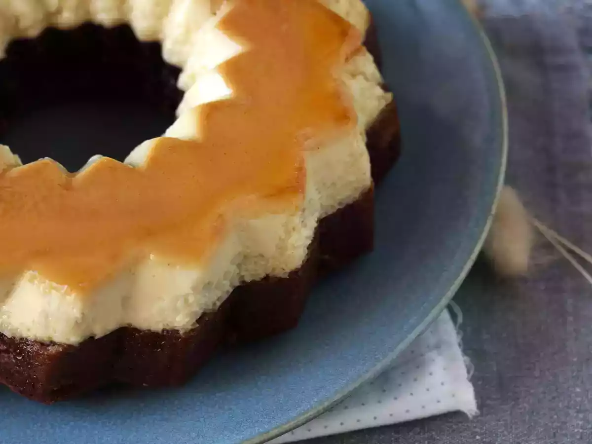 Schoko-Flan, die perfekte Kombination aus weichen Schokoladenkuchen und Karamell-Flan - foto 4
