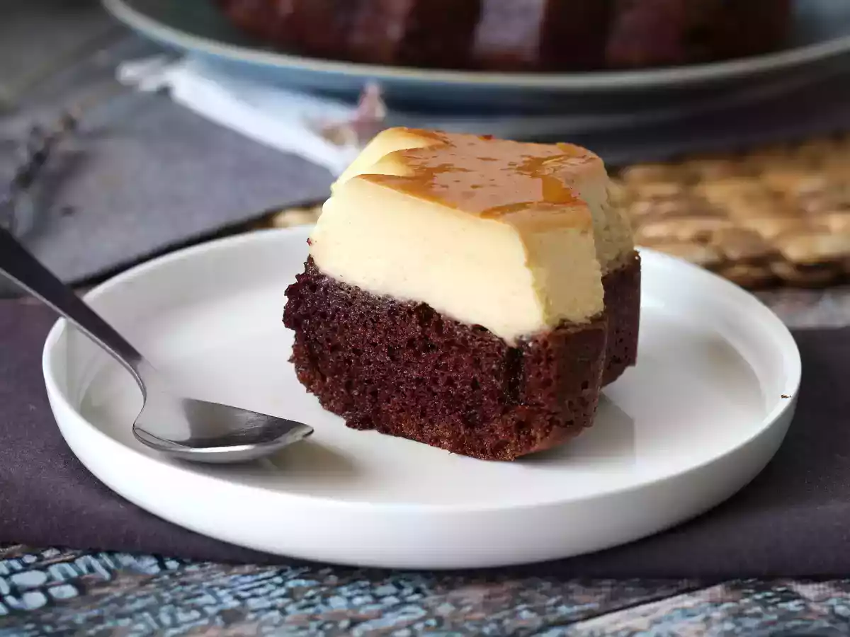 Schoko-Flan, die perfekte Kombination aus weichen Schokoladenkuchen und Karamell-Flan - foto 8