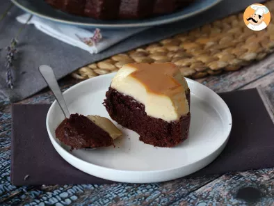 Schoko-Flan, die perfekte Kombination aus weichen Schokoladenkuchen und Karamell-Flan - foto 3