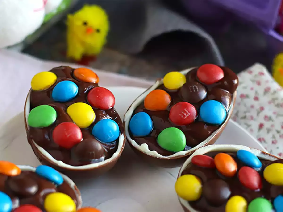 Schokoladen-Ostereier mit Schokoladencreme und M&M's - foto 4