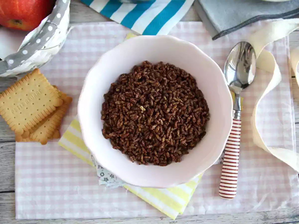 Schokoladen-Puffreis-Cerealien. Kokosnuss Pops - foto 6