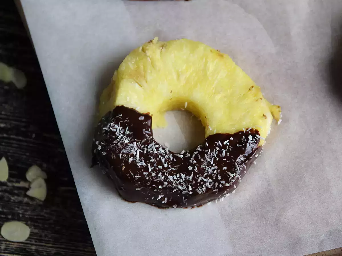 Schokoladenananas: das perfekte Dessert, das man mit Kindern zusammen zubereiten kann - foto 2