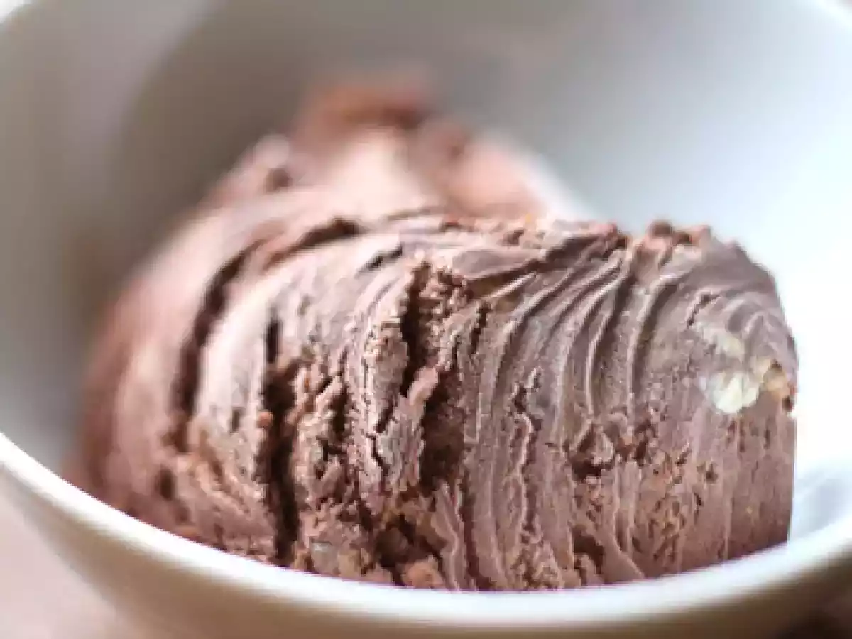 Schokoladeneis mit gesalzenen Mandeln - foto 2